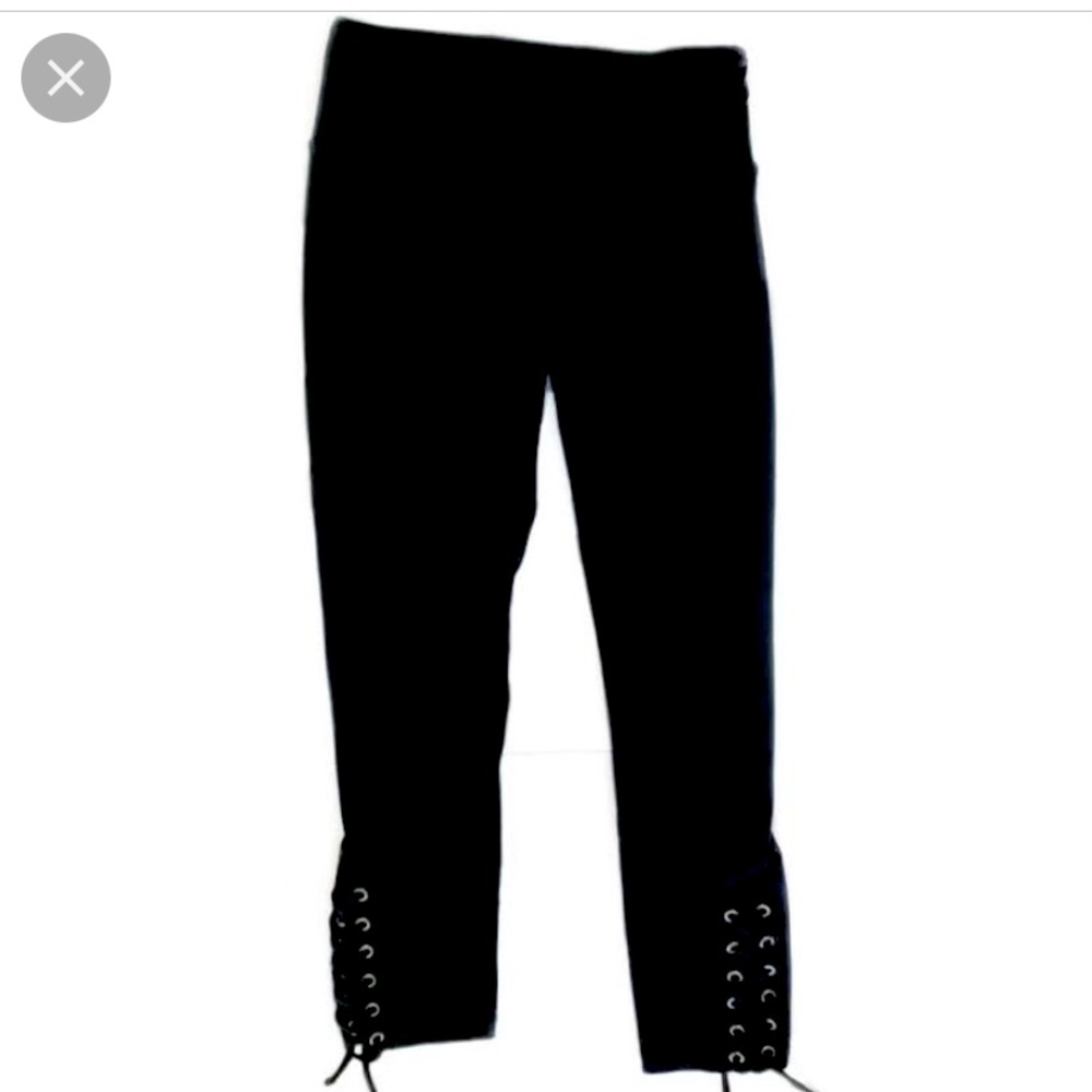 NWOT Strut-this black Crop leggings one size